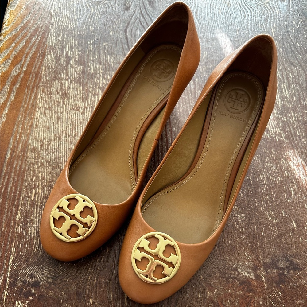 Tory Burch Chelsea Logo Medallion Wedge